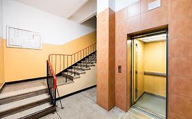 Zelazna Sky Nest Apartment